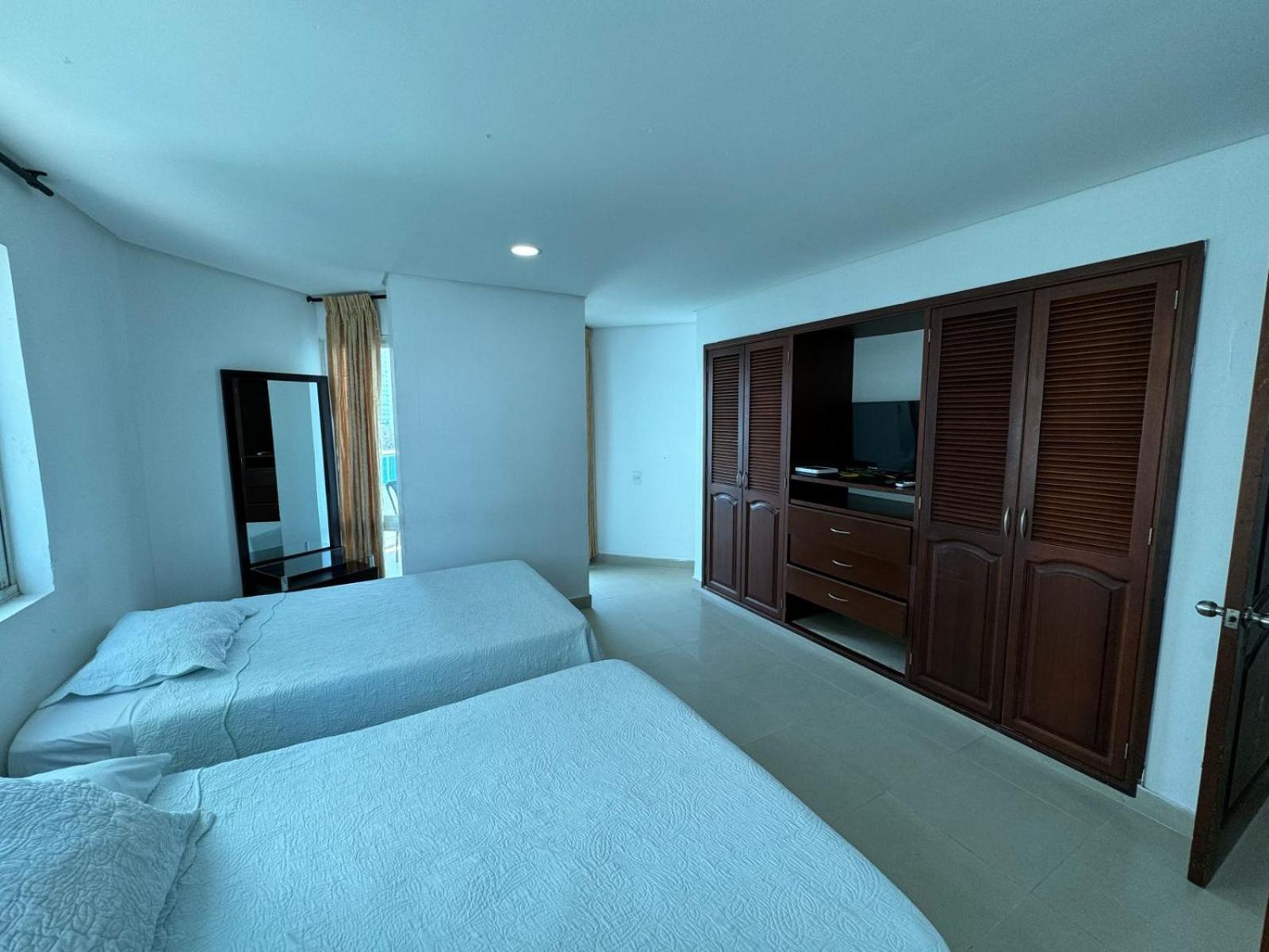 Apartamento En Laguito Ed Torres Del Lago 604 Icdi Картахена Экстерьер фото